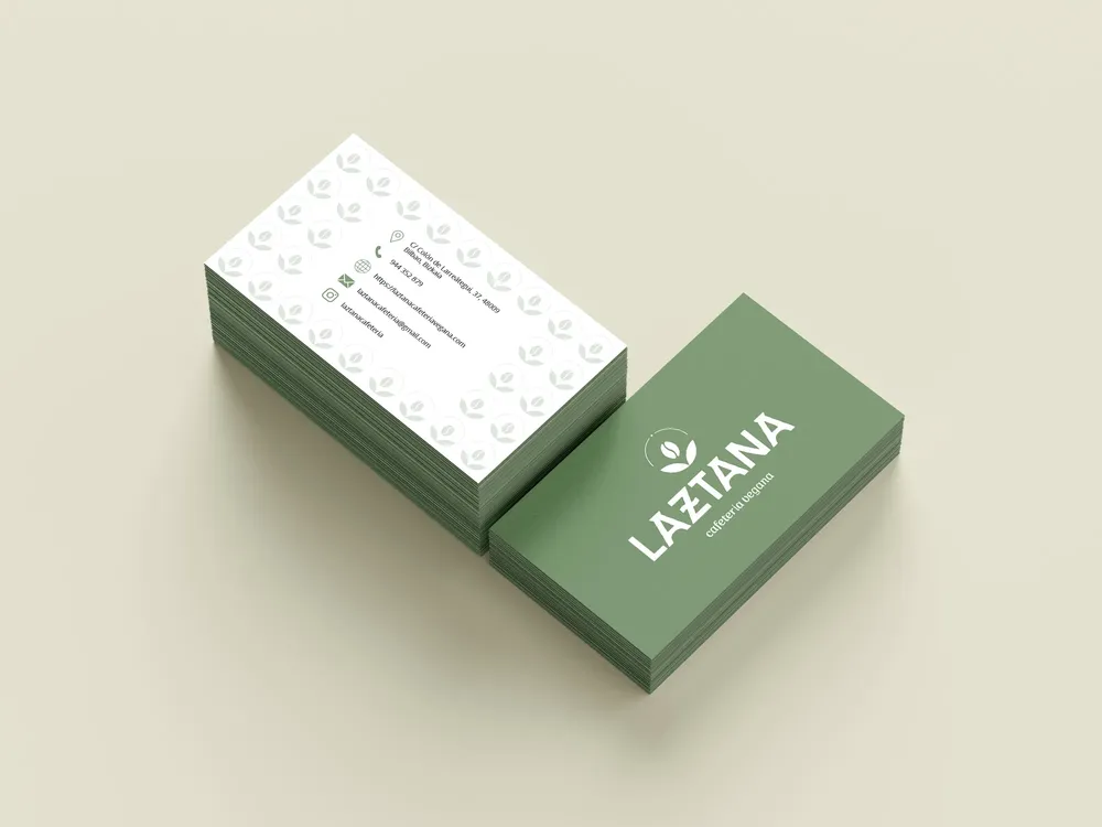 Dos lotes de tarjetas de contacto para una cafetería vegana local en Bilbao. Muestran ambas caras del diseño.
